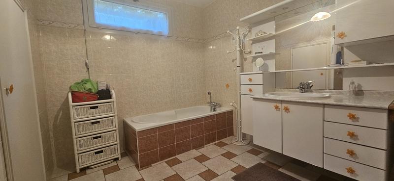 Maison - 189 m² - 9 pièces