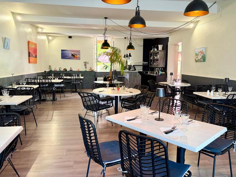 Local commercial - 170 m² - 4 pièces