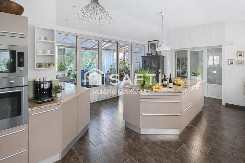 Maison - 271 m² - 8 pièces