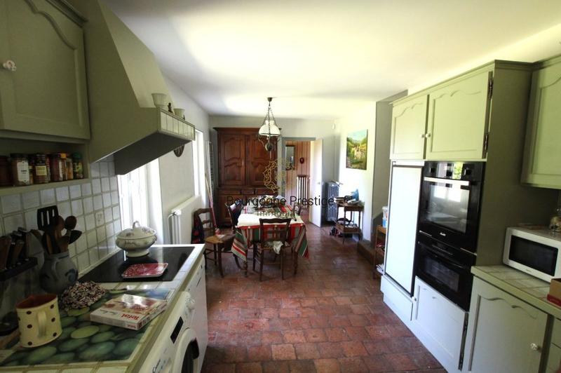 Propriété - 154 m² - 6 pièces