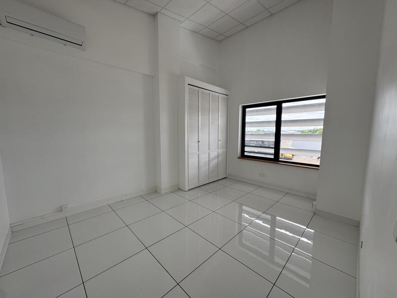 Bureau - 128 m² - 7 pièces