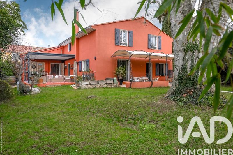 Maison - 228 m² - 6 pièces