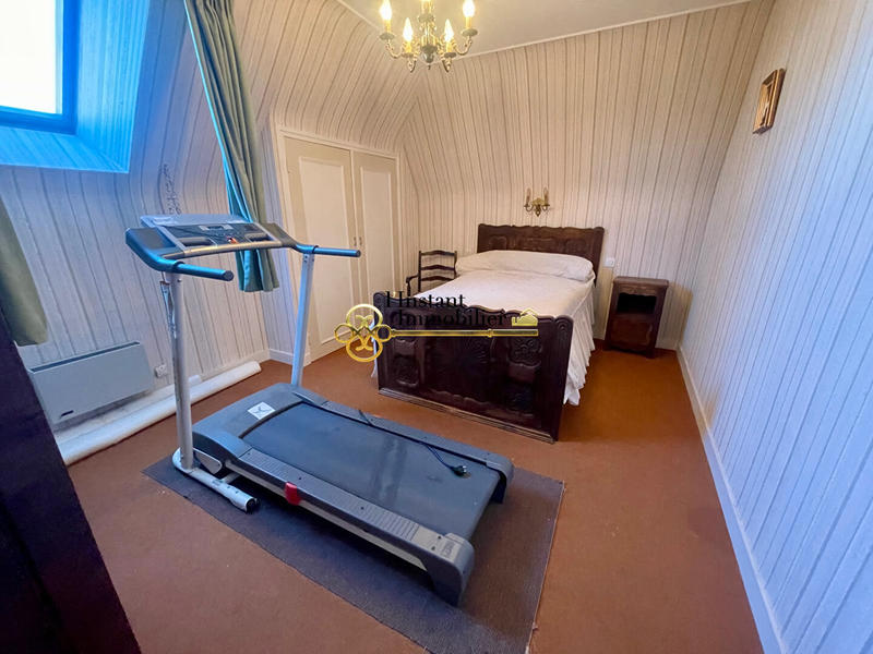 Maison - 193 m² - 9 pièces