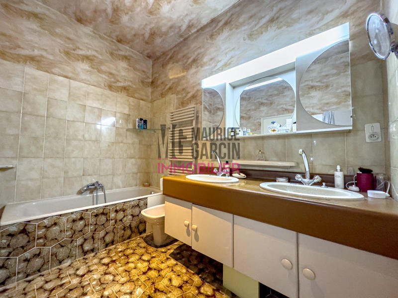 Appartement - 192 m² - 6 pièces