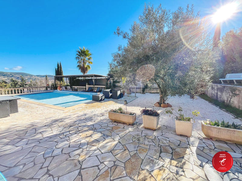 Villa - 144 m² - 5 pièces