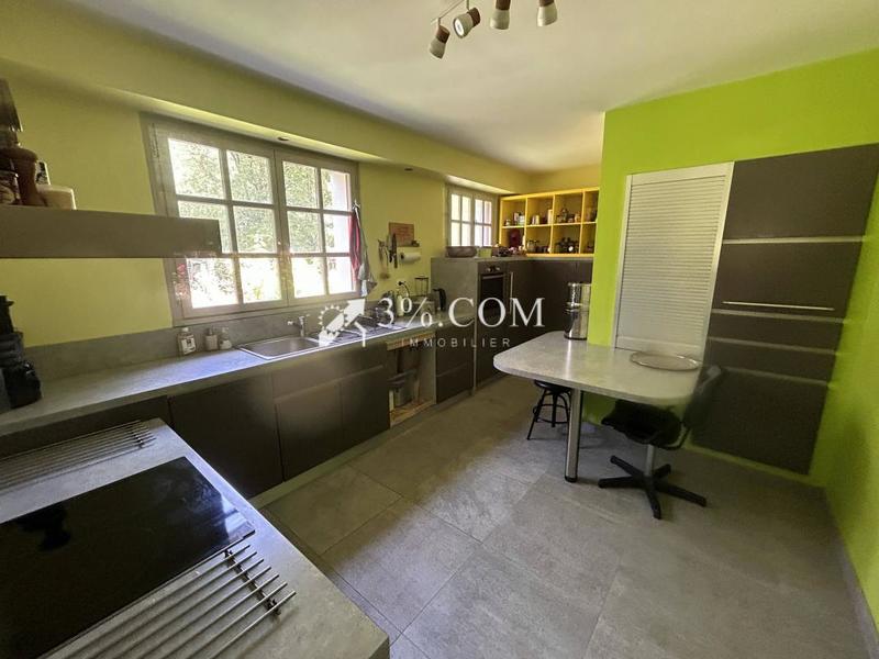 Maison - 205 m² - 8 pièces