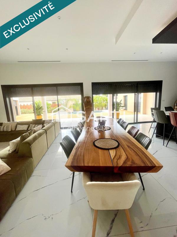 Maison - 236 m² - 8 pièces