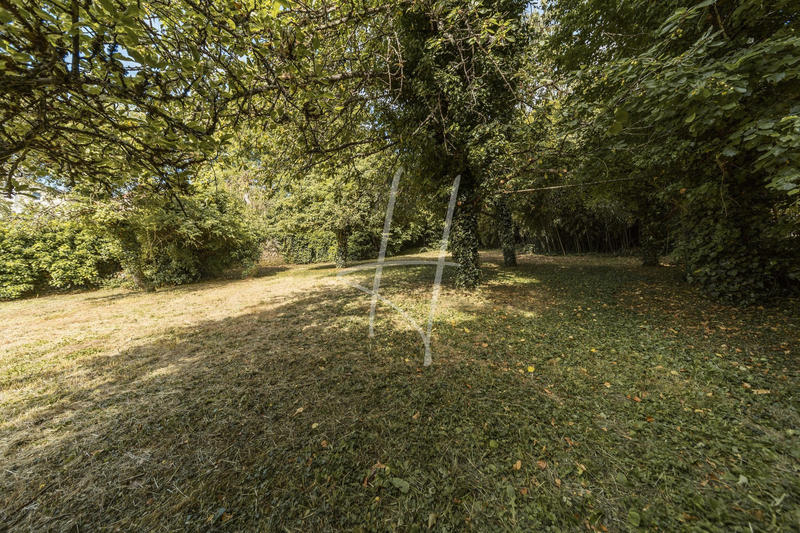 Maison - 221 m² - 7 pièces