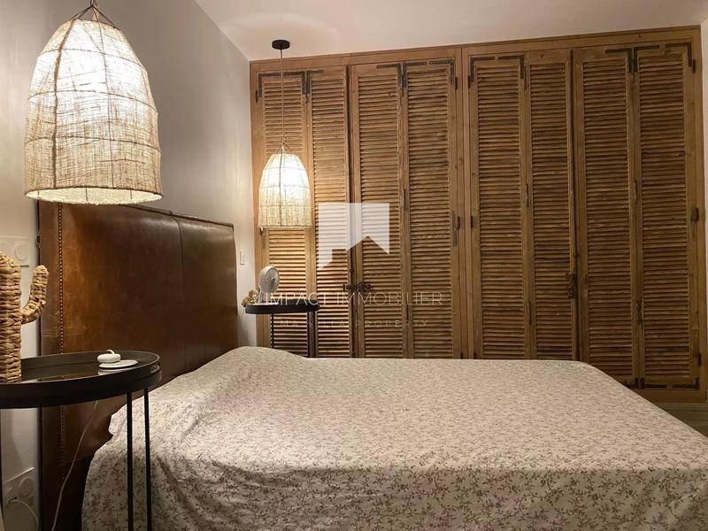 Maison - 241 m² - 6 pièces