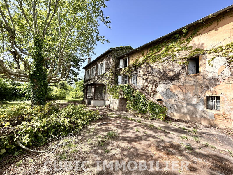 Propriété - 250 m² - 10 pièces