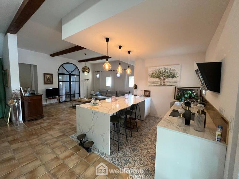 Maison - 500 m² - 9 pièces