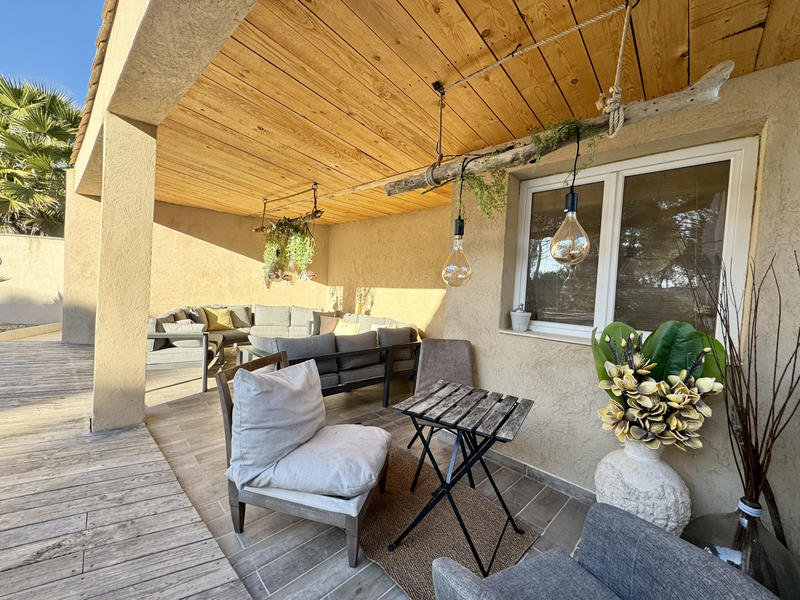 Villa - 243 m² - 7 pièces