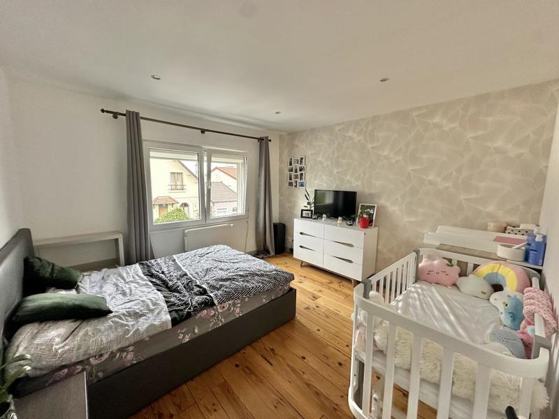 Immeuble - 90 m² - 4 pièces