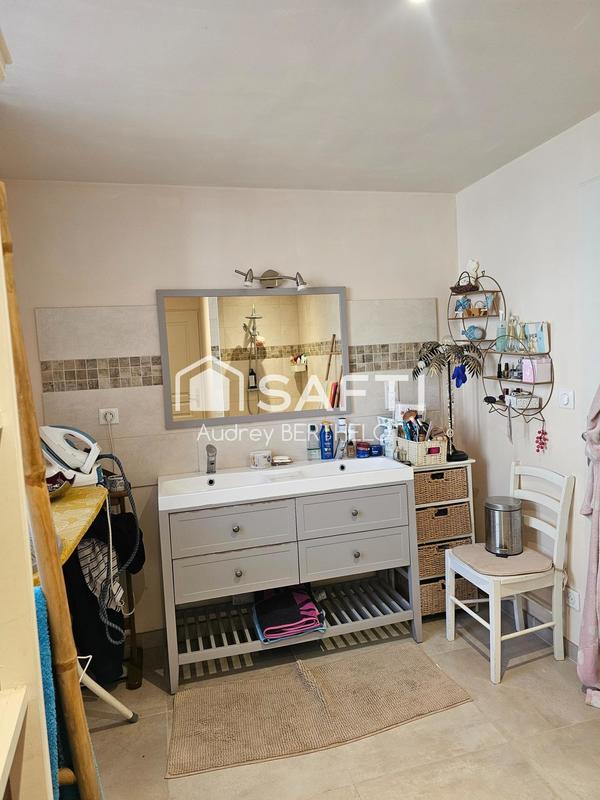 Maison - 256 m² - 8 pièces