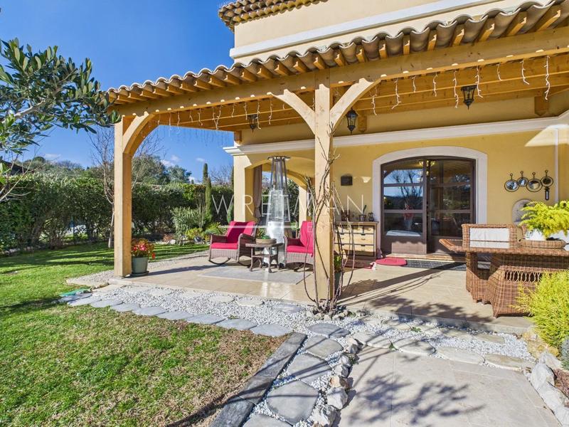 Villa - 178 m² - 6 pièces
