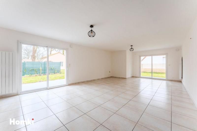 Maison - 215 m² - 8 pièces