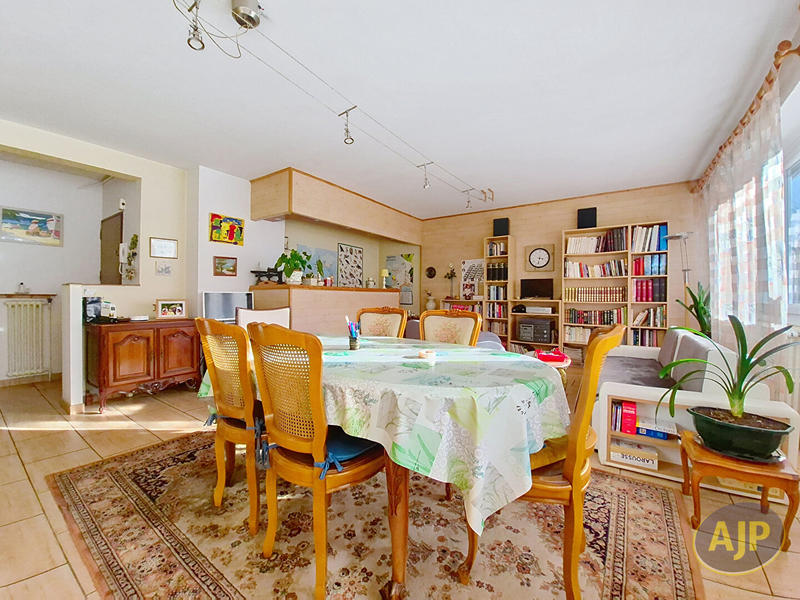 Appartement - 75 m² - 3 pièces