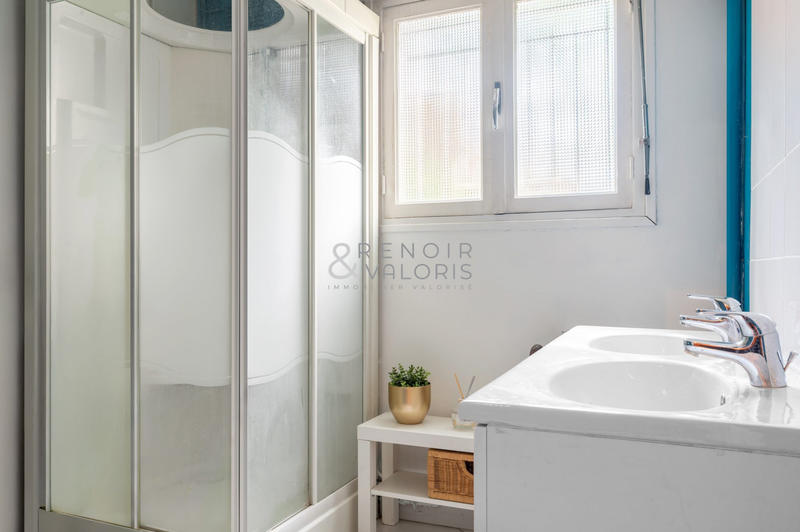 Maison - 168 m² - 9 pièces