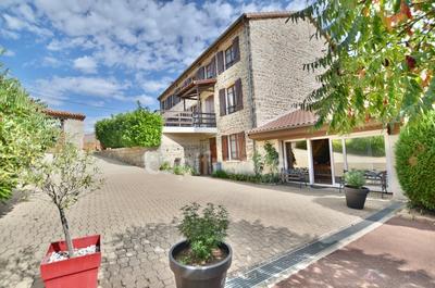 Maison en pierre - 545 m² - 21 pièces