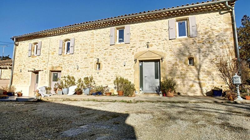 Maison - 253 m² - 8 pièces