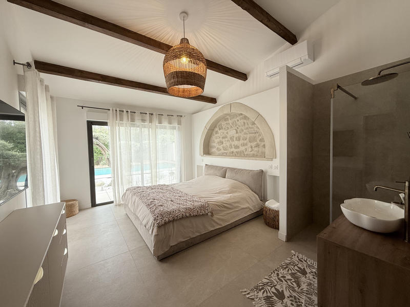 Maison - 202 m² - 6 pièces