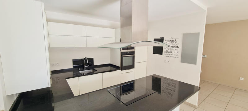 Appartement - 86 m² - 4 pièces