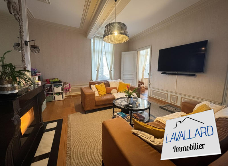 Château - 240 m² - 7 pièces