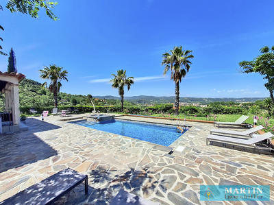 Villa - 185 m² - 9 pièces