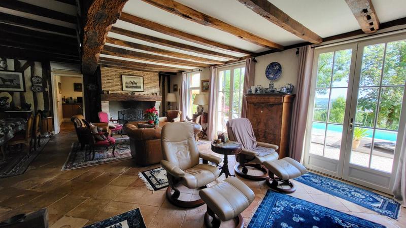 Maison - 296 m² - 13 pièces