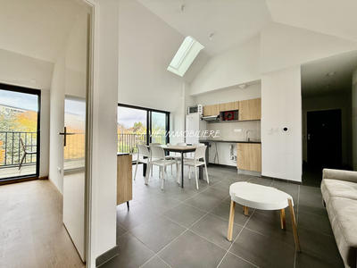 Loft - 60 m² - 3 pièces