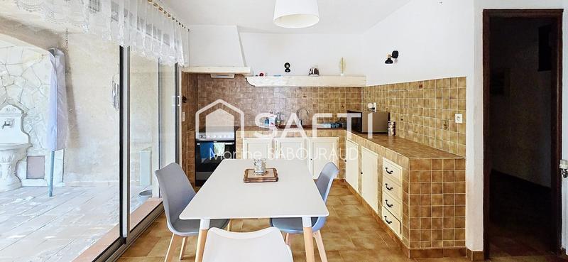 Maison - 250 m² - 10 pièces