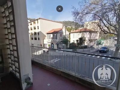 Immeuble mixte - 150 m² - 8 pièces