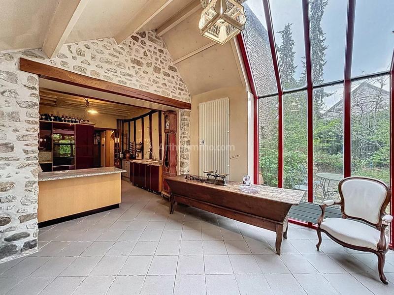 Maison - 203 m² - 6 pièces