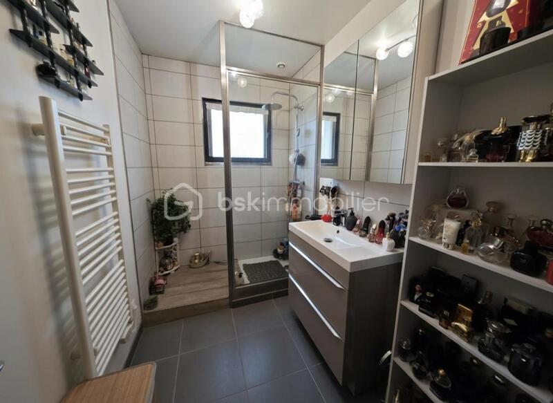 Maison - 81 m² - 5 pièces