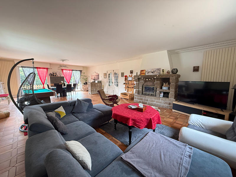 Maison - 339 m² - 11 pièces