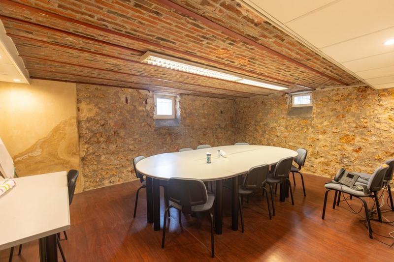 Appartement - 240 m² - 11 pièces