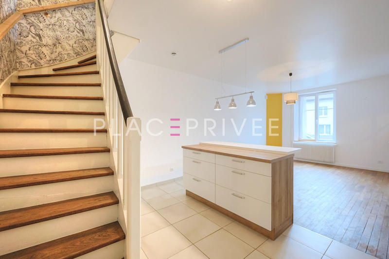 Maison - 152 m² - 8 pièces