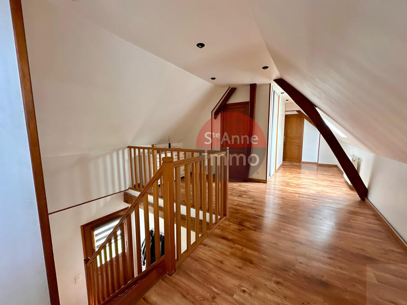 Maison - 211 m² - 8 pièces