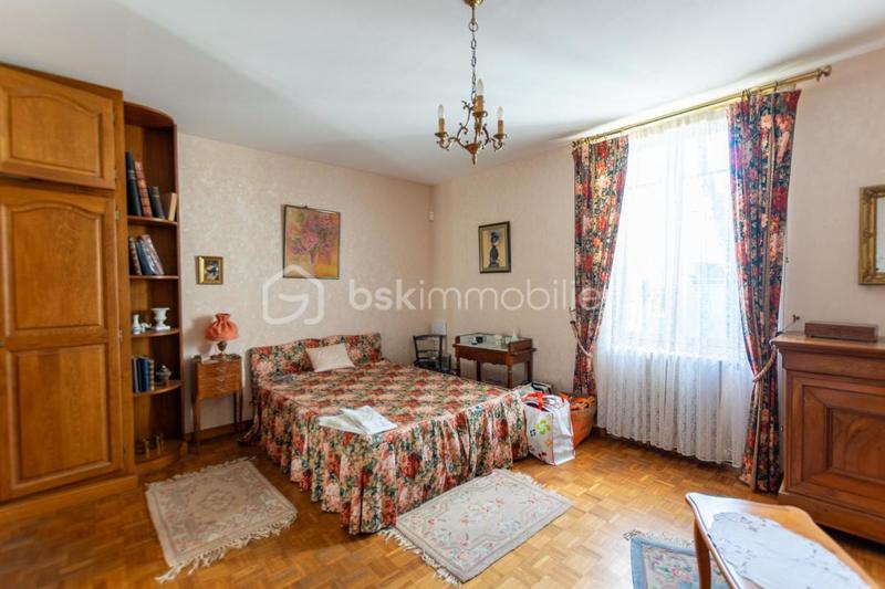 Maison de ville - 217 m² - 9 pièces