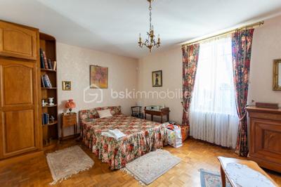 Maison de ville - 217 m² - 9 pièces