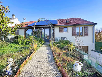 Maison - 98 m² - 5 pièces