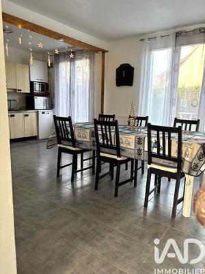 Maison - 90 m² - 5 pièces