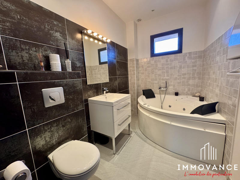 Bastide - 338 m² - 8 pièces