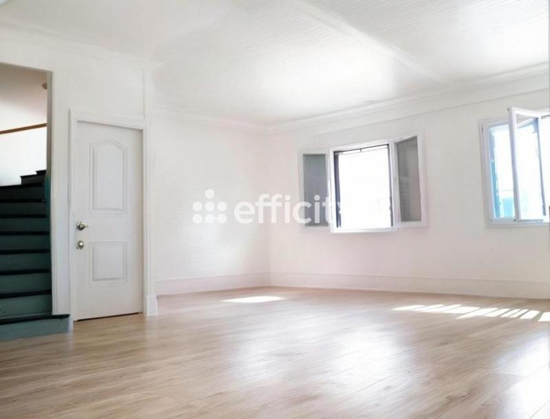 Maison - 209 m² - 10 pièces