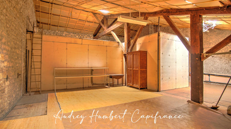 Maison - 241 m² - 8 pièces