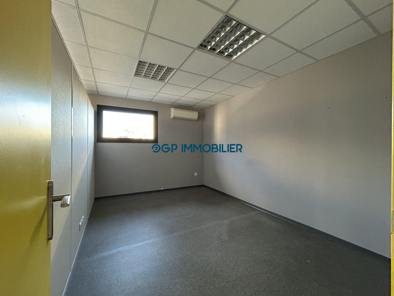 Local commercial - 130 m² - 5 pièces