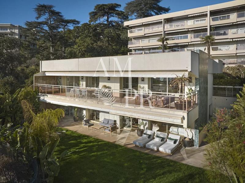 Villa sur toit - 315 m² - 7 pièces