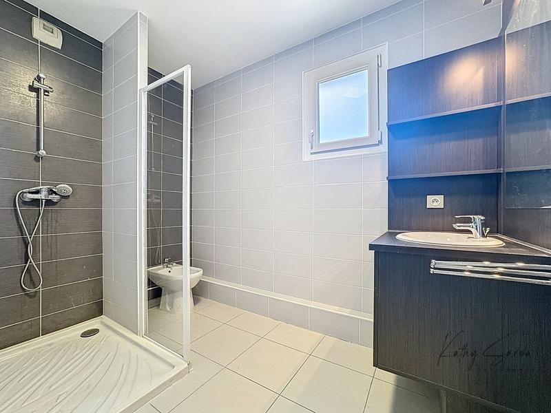 Appartement - 80 m² - 3 pièces