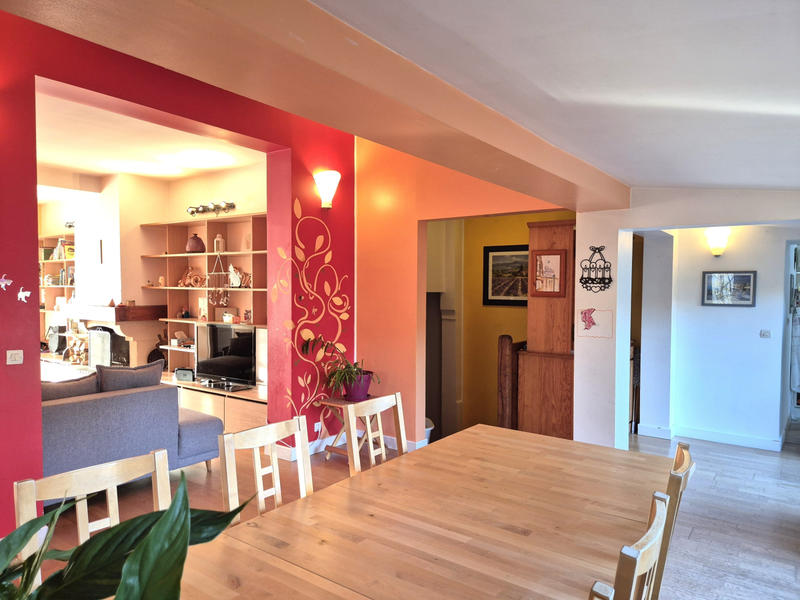 Maison - 166 m² - 8 pièces