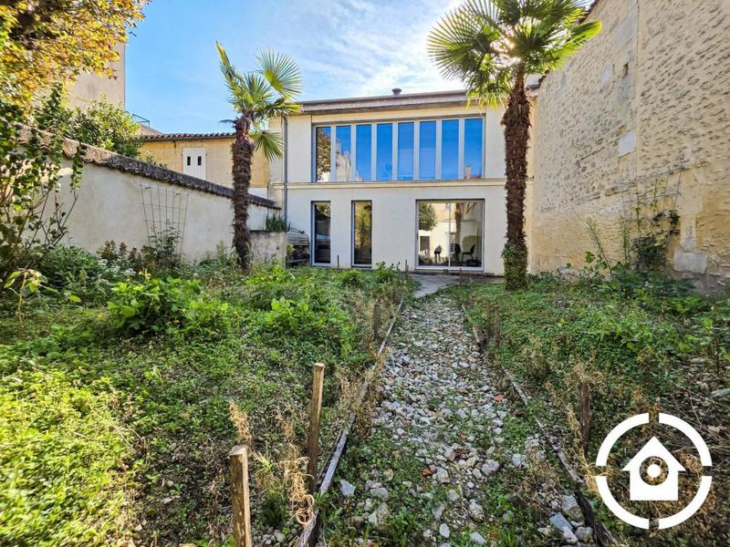 Maison - 310 m² - 8 pièces